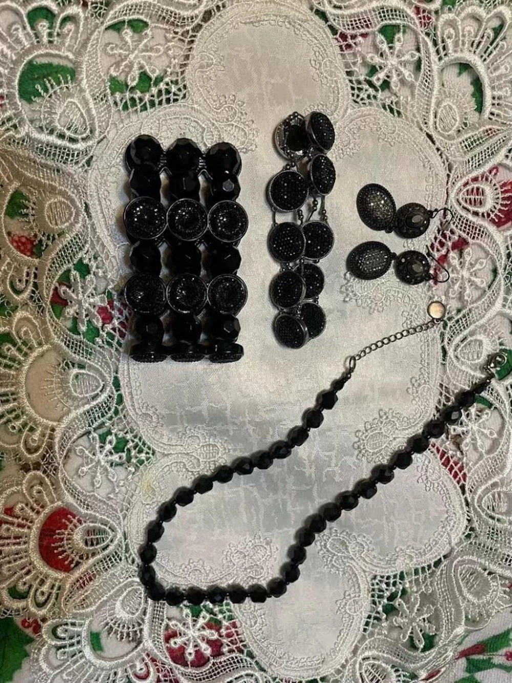 "Vintage XC Xiomara Castro Axcess Liz Claiborne Black Jewelry Set"